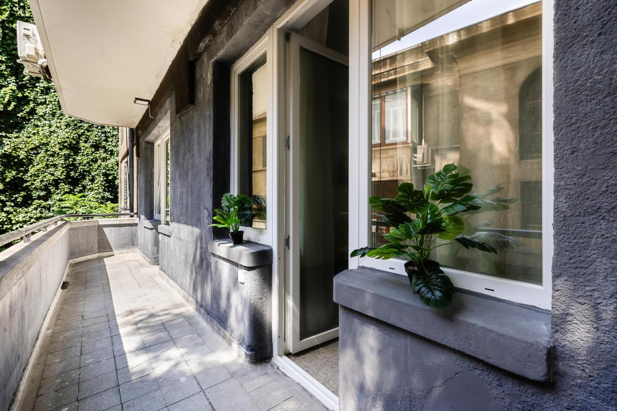 Central Studios In Piata Romana Bucharest Exterior photo