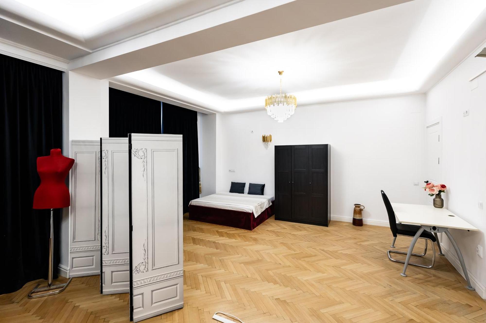 Central Studios In Piata Romana Bucharest Exterior photo
