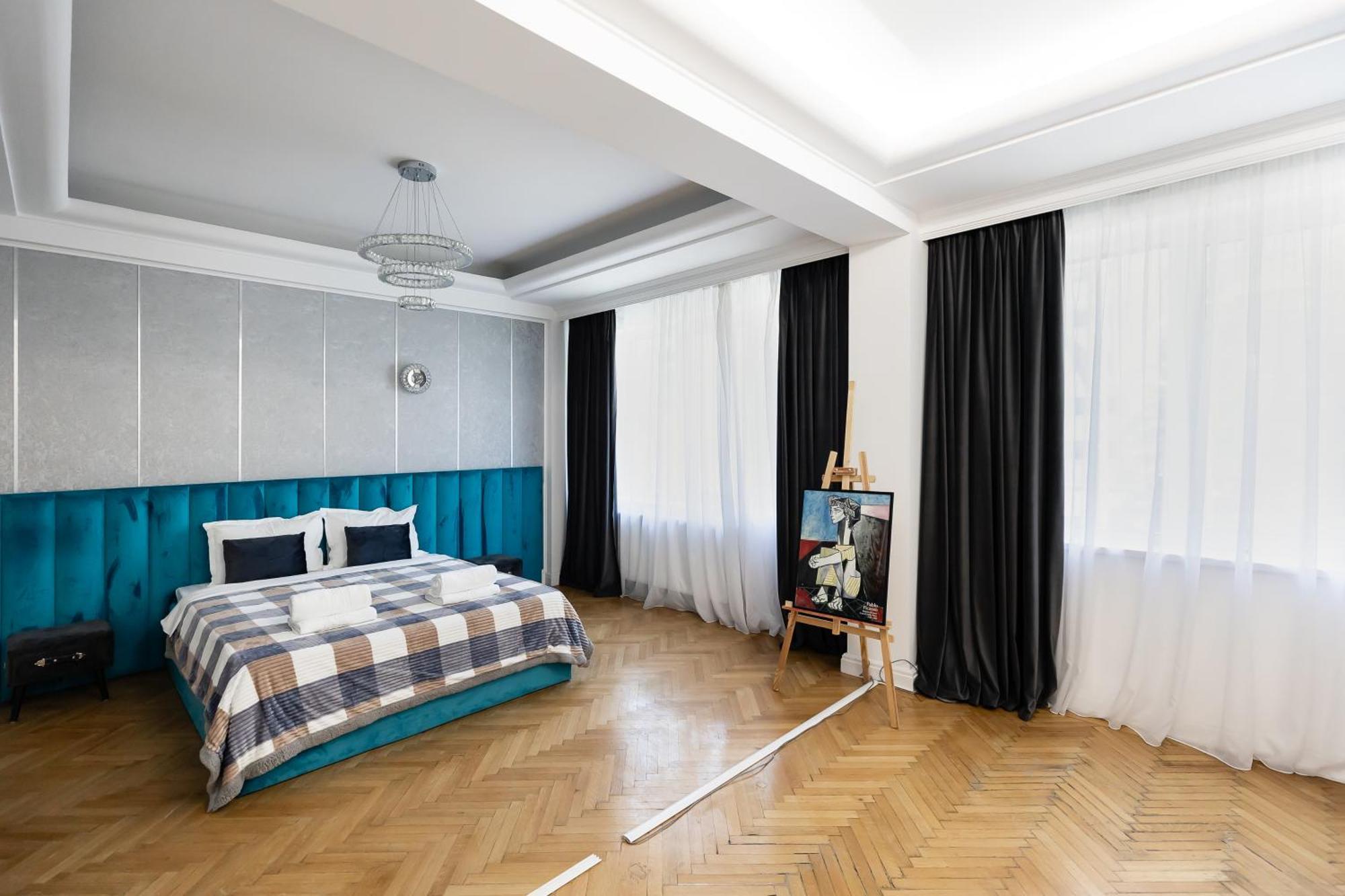 Central Studios In Piata Romana Bucharest Exterior photo