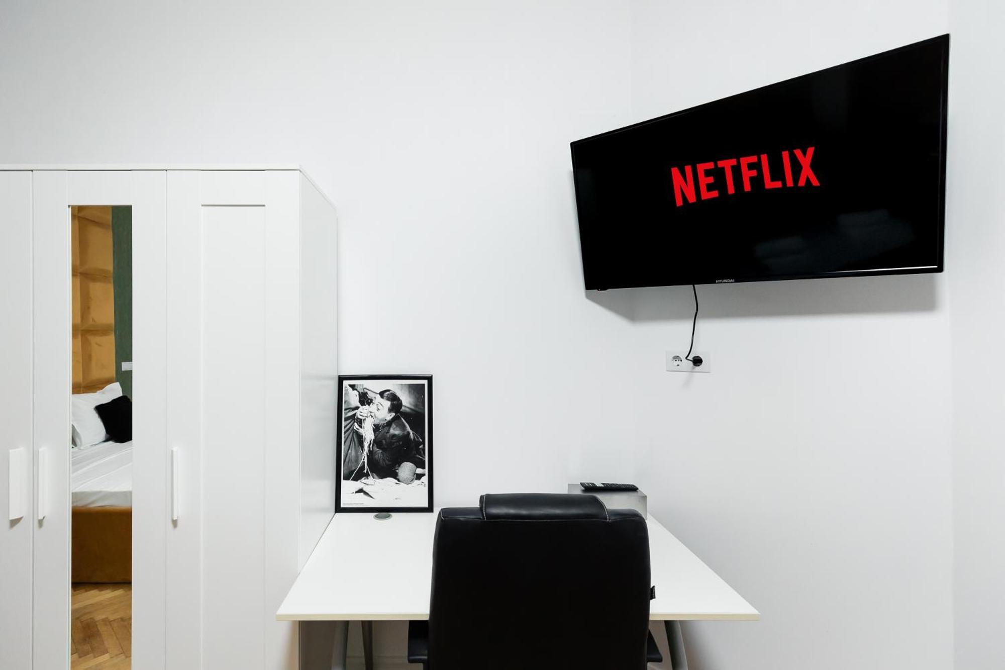 Central Studios In Piata Romana Bucharest Room photo